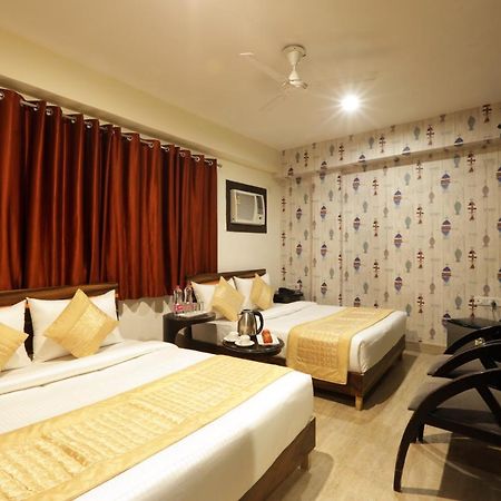 Hotel Classic Plaza At Delhi Airport นิวเดลี ภายนอก รูปภาพ