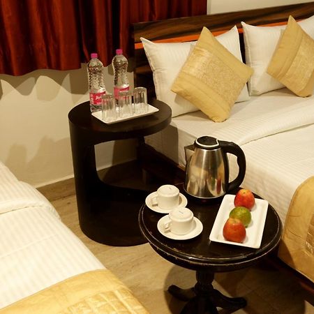 Hotel Classic Plaza At Delhi Airport นิวเดลี ภายนอก รูปภาพ