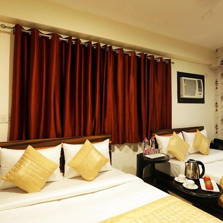 Hotel Classic Plaza At Delhi Airport นิวเดลี ภายนอก รูปภาพ