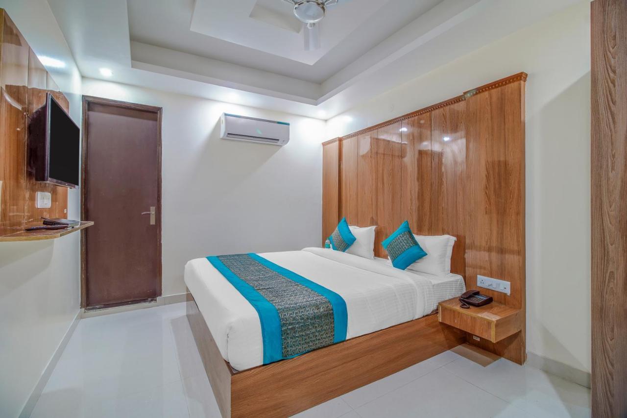 Hotel Classic Plaza At Delhi Airport นิวเดลี ภายนอก รูปภาพ
