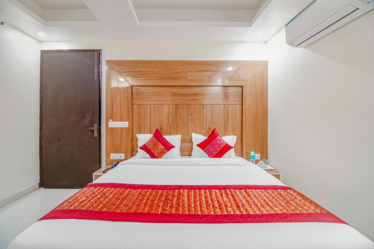 Hotel Classic Plaza At Delhi Airport นิวเดลี ภายนอก รูปภาพ