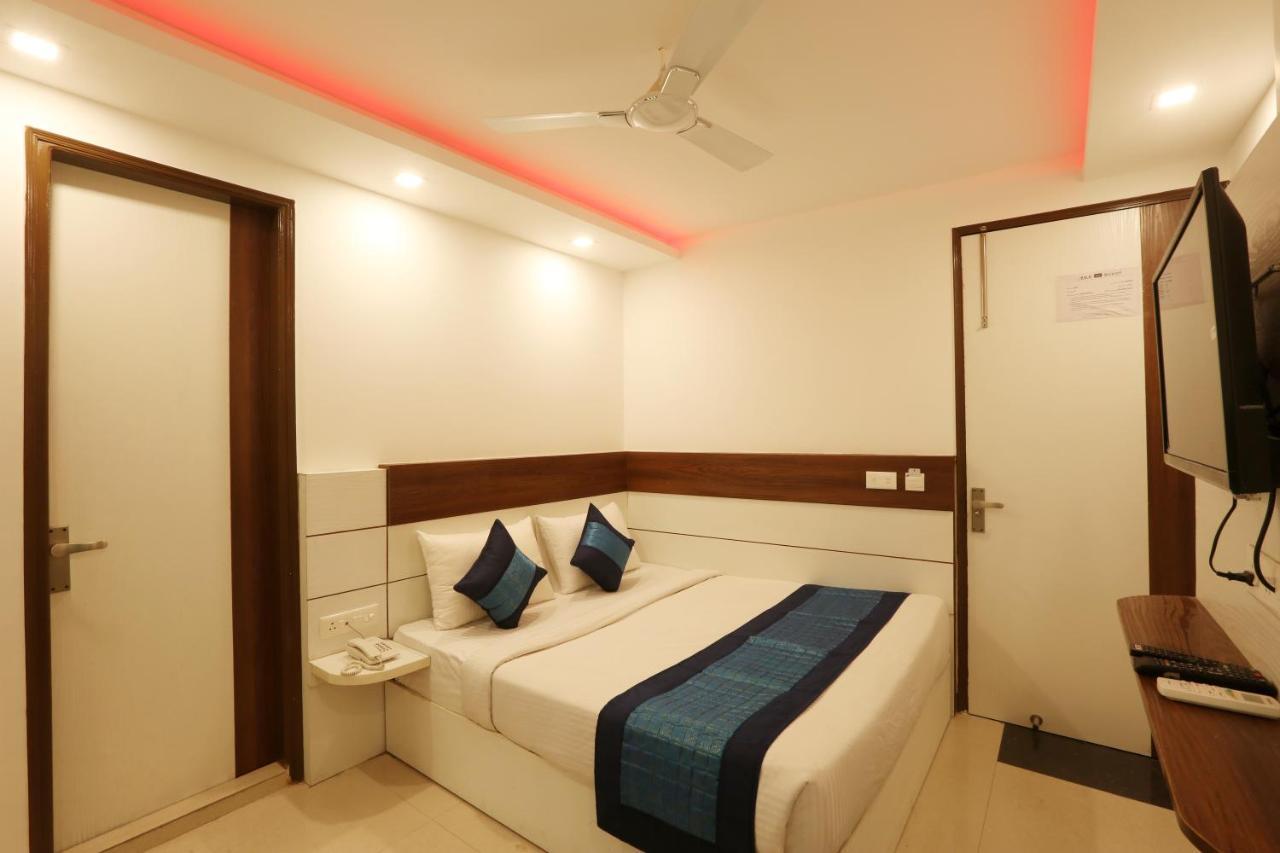 Hotel Classic Plaza At Delhi Airport นิวเดลี ภายนอก รูปภาพ