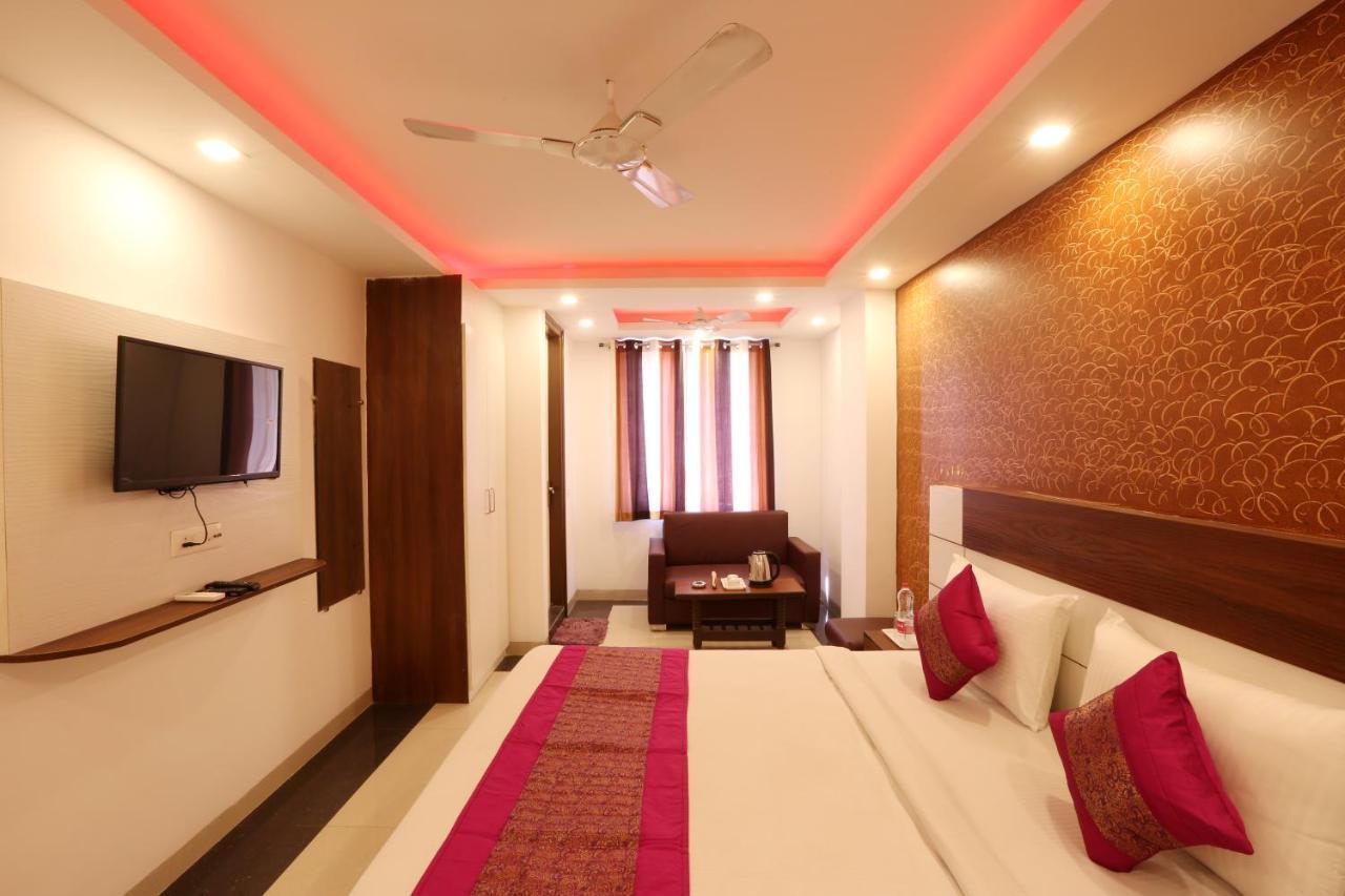 Hotel Classic Plaza At Delhi Airport นิวเดลี ภายนอก รูปภาพ