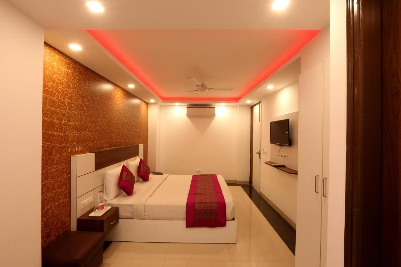 Hotel Classic Plaza At Delhi Airport นิวเดลี ภายนอก รูปภาพ