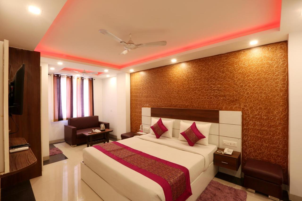 Hotel Classic Plaza At Delhi Airport นิวเดลี ภายนอก รูปภาพ