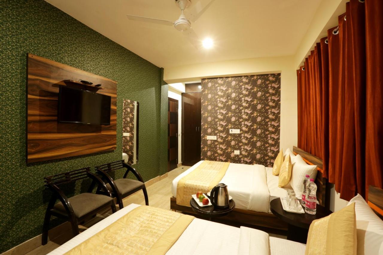 Hotel Classic Plaza At Delhi Airport นิวเดลี ภายนอก รูปภาพ